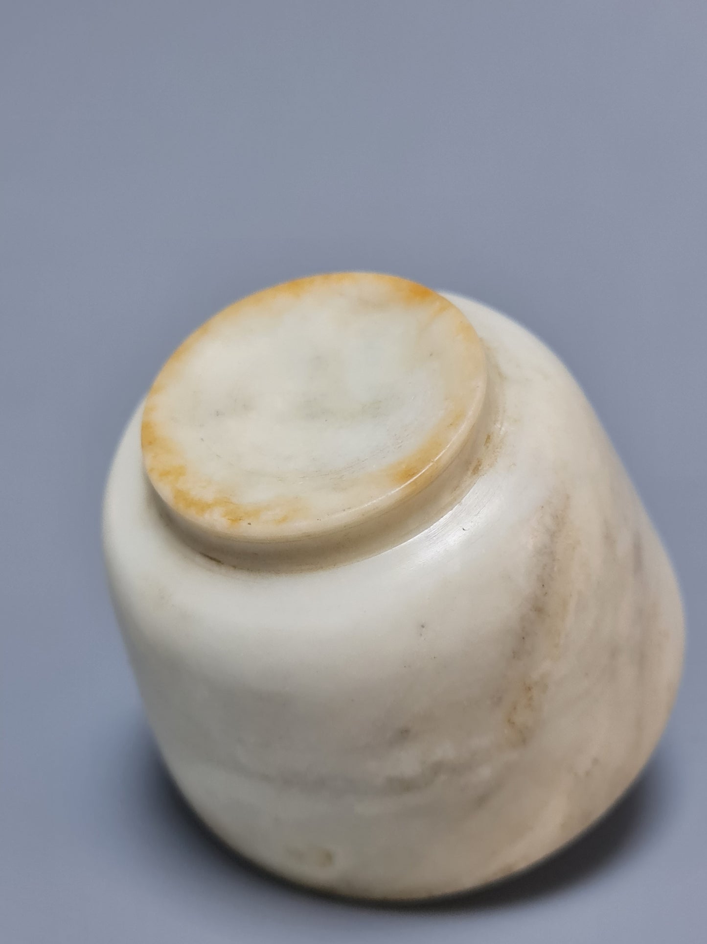A rare Chinese hard stone "gaiwan" covered tea bowl, 18/19 th century