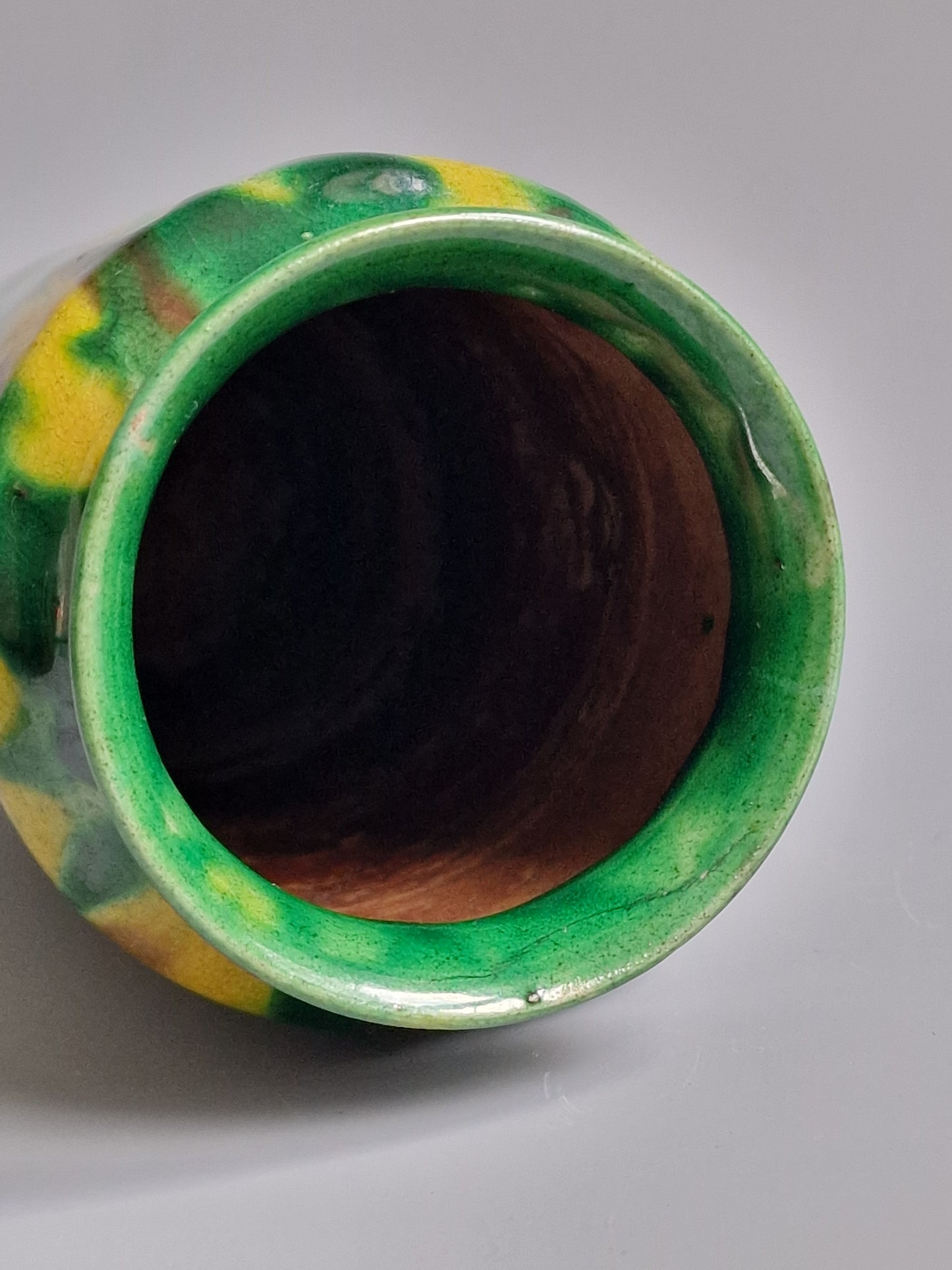 A Chinese ‘egg-and-spinach’ glazed porcelain vase — Daoguang marked and from the period (1821–1850)