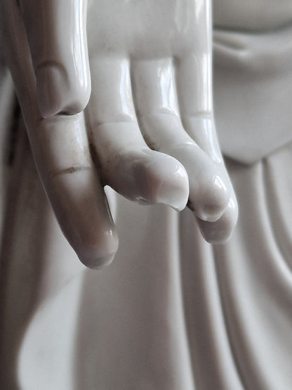 A large Dehua blanc-de-chine figure of Amitabha Buddha with apocryphal He Chaozong and Dehua marks — 19th/20th century