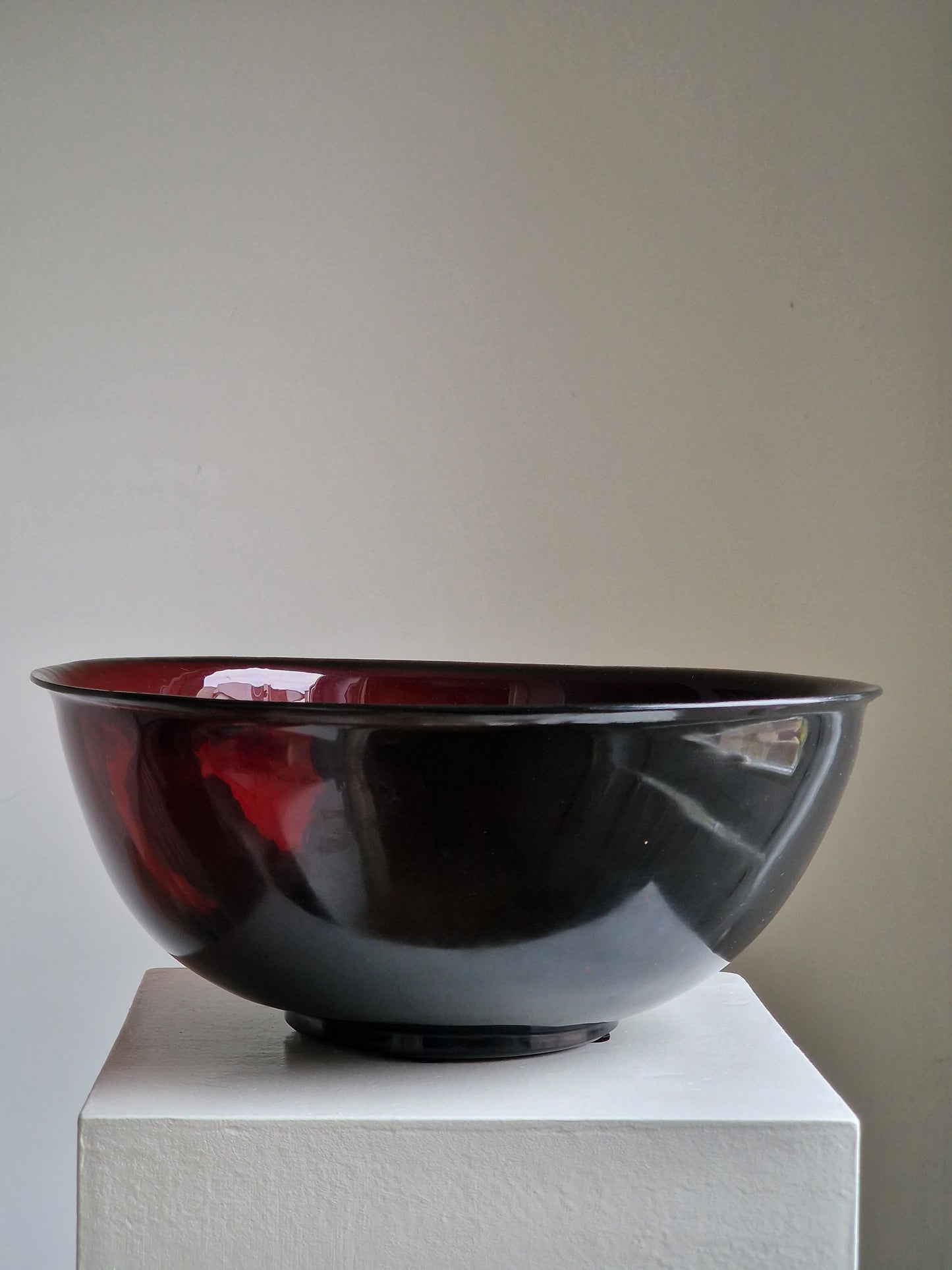A substantial Chinese ruby-red Peking glass bowl — 19th/20th century