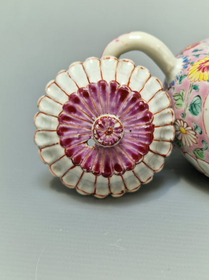 A Chinese famille rose teapot and matching stand with floral decoration — Yongzheng/Qianlong Period (1723–1795)