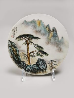A rare set of Chinese porcelain round Qianjiang Cai plaques hand-painted by artist 邹国钧 Zou Guojun (1913-1996), circa 1970