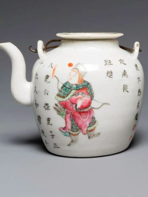 A Chinese porcelain Famille Rose ‘Wu Shuang Pu’ teapot depicting ‘Cao E’ and ‘Ban Chao’, 19th century
