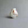 A small Famille Rose 'hu' vase with underglaze blue Qianlong mark, 18th century - Afbeelding 3
