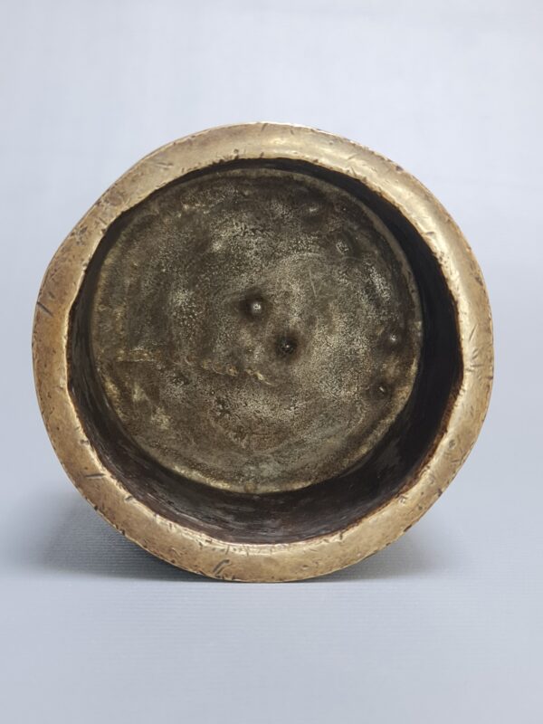 A Chinese Ming tripod incense burner, Arabic-inscribed,  Xuande marked - Afbeelding 2