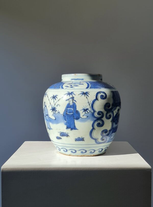 A Chinese  blue and white porcelain pot, Ming Dynasty, Wanli Period (1573-1619)