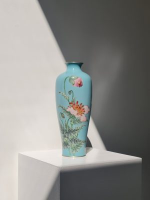 A Japanese cloisonné enamel vase with a blue-turquoise ground and floral decorations, created and signed by Jin-noe Ohta (1858–1907)