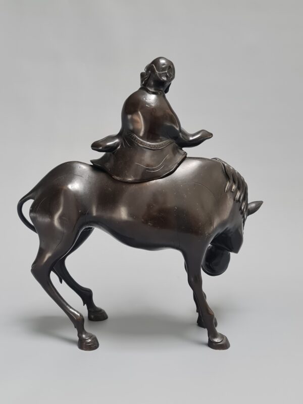 A Chinese bronze figure of a sage on a horse, Qing Dynasty - Afbeelding 3