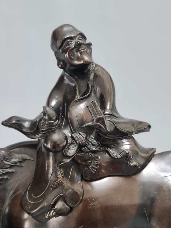A Chinese bronze figure of a sage on a horse, Qing Dynasty - Afbeelding 2